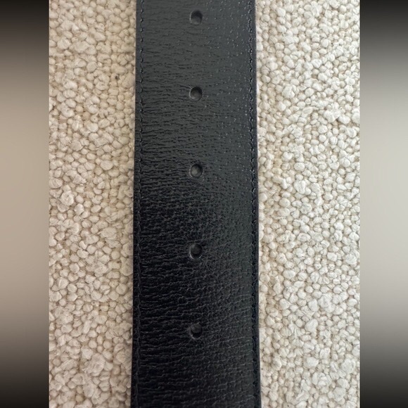Gucci Black and Gold Leather Belt - Picture 9 of 11